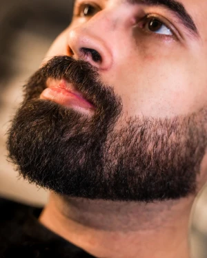 Barba alinhada com acabamento preciso na The Barbers Aju, Aracaju